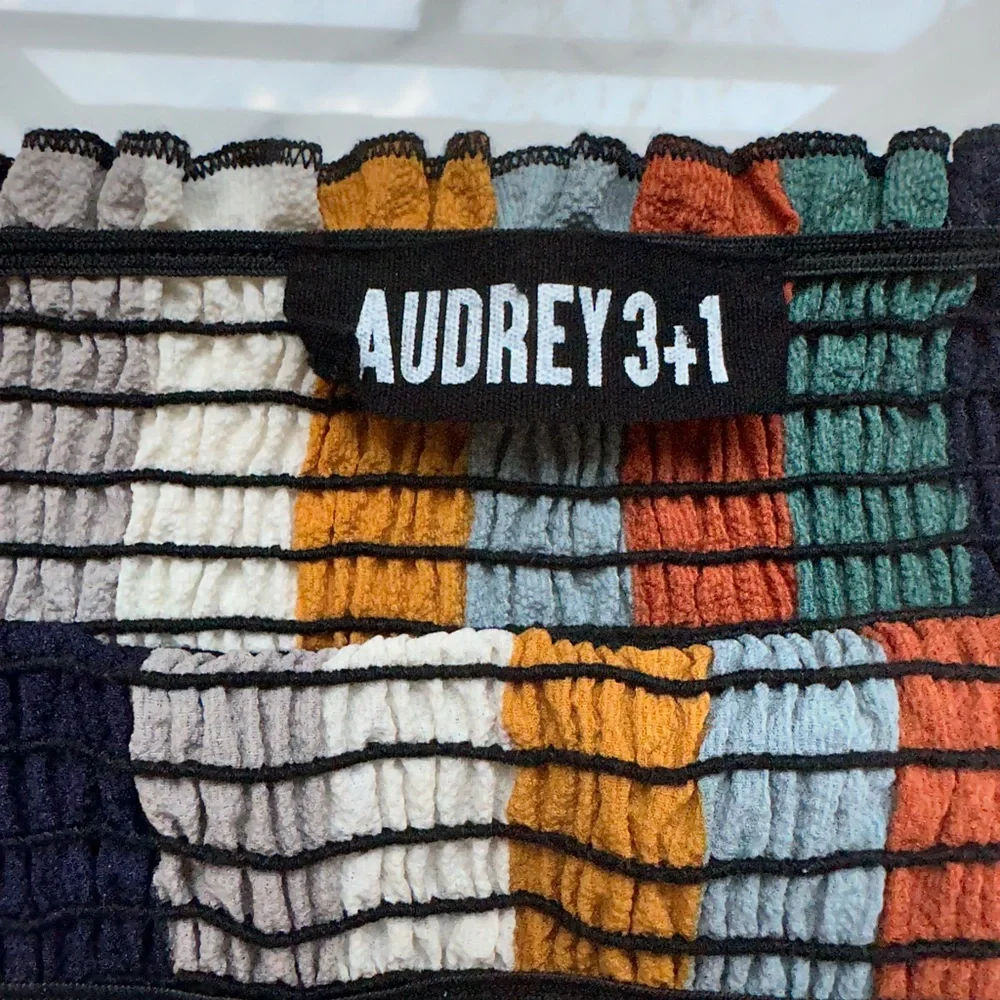 Audrey 3+1 Romper - Picture 2 of 2